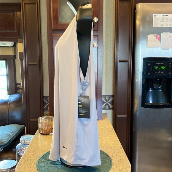 NWT Women’s Nike Training Tank Top - Picture 5 of 12